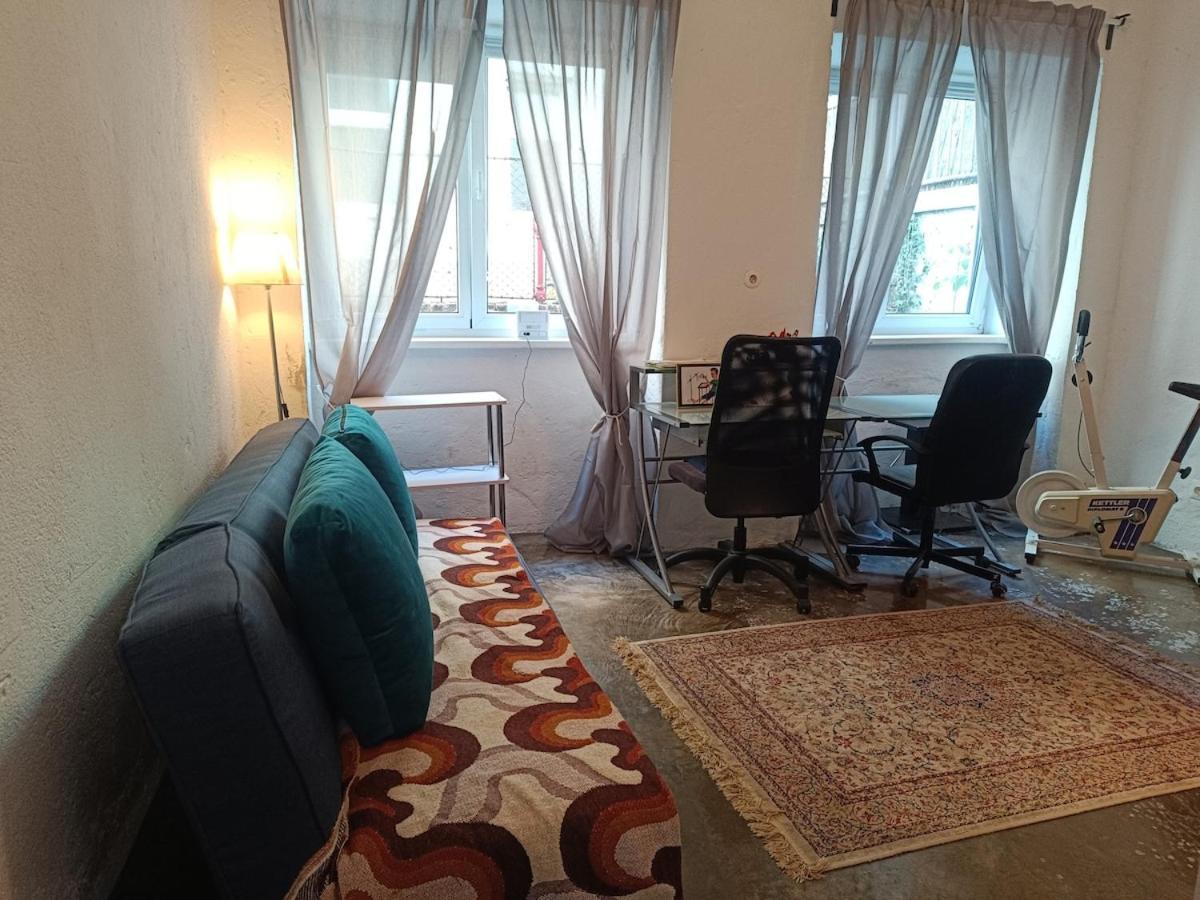 Atelier In Center, No Shower, Entire Place *