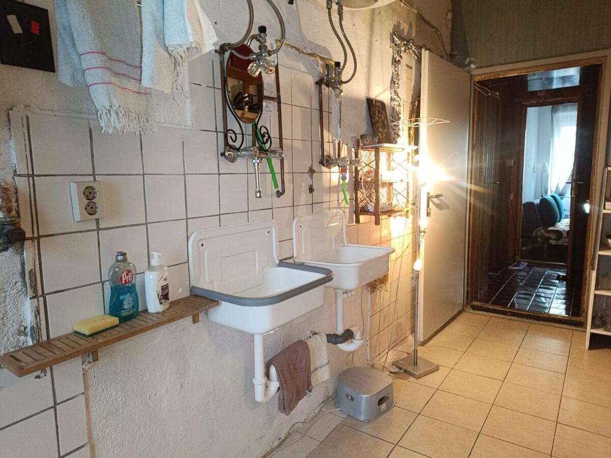 Atelier In Center, No Shower, Entire Place Wien