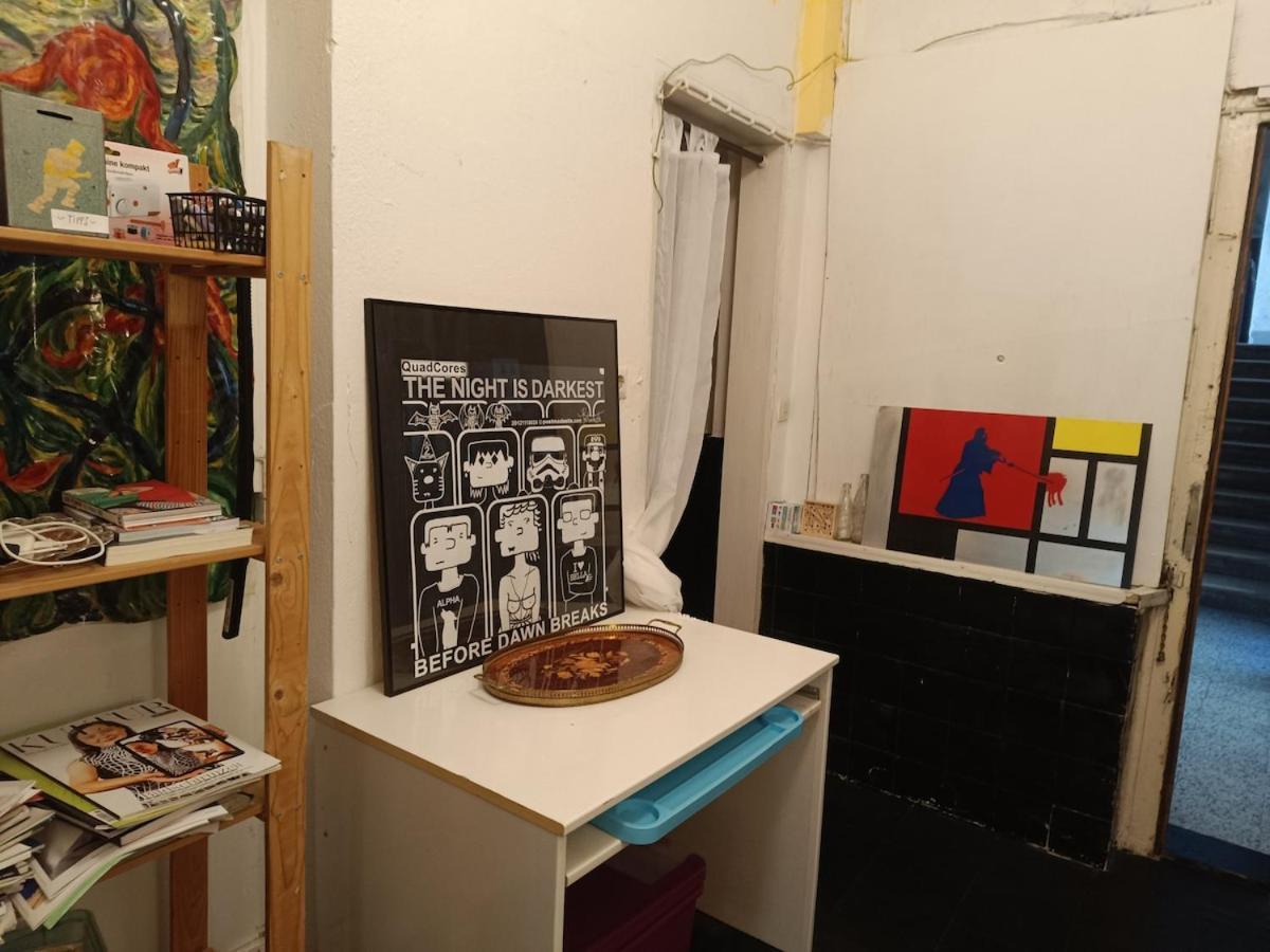 Apartment Atelier In Center, No Shower, Entire Place Wien